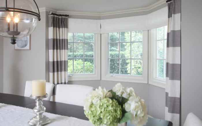 How to decorate a one-sided bay window