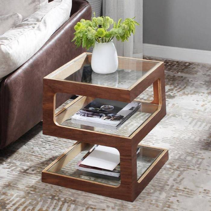 How to decorate a living room side table